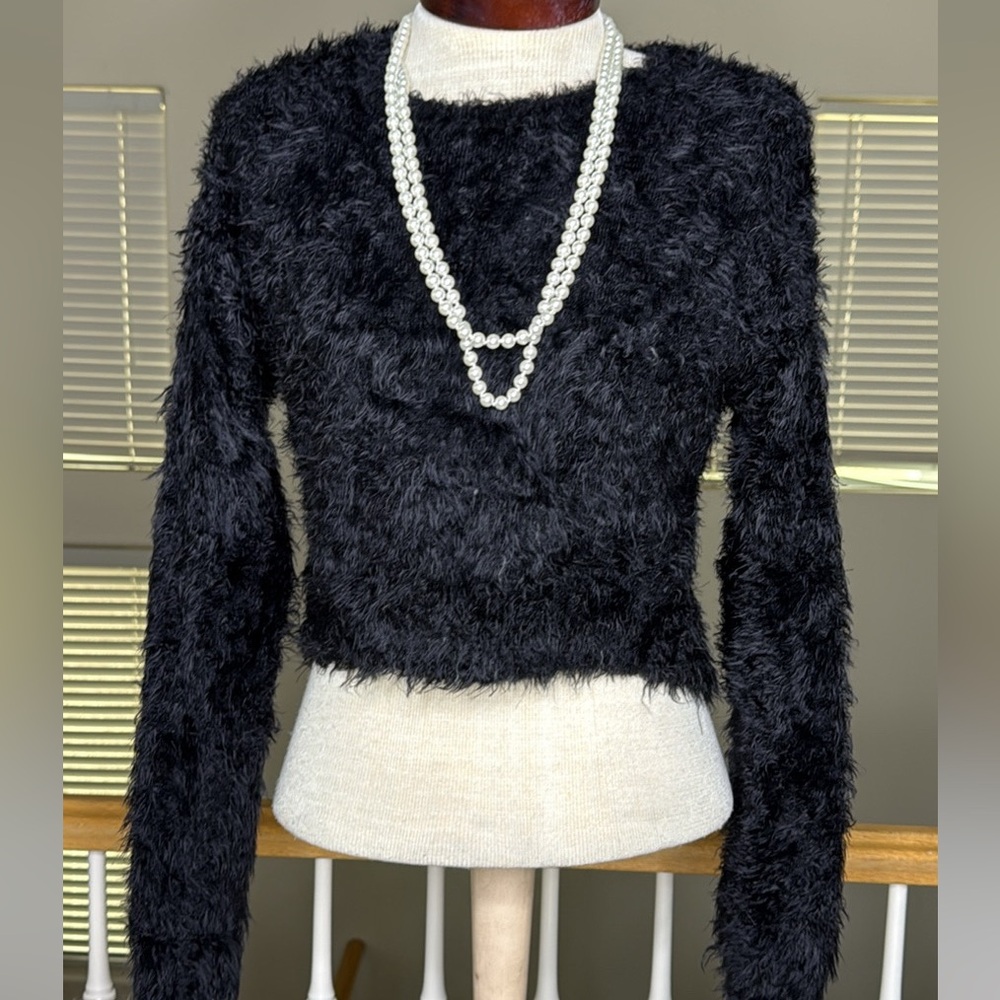 Brandy Melville Black Fuzzy Sweater Medium Cozy Soft EUC
